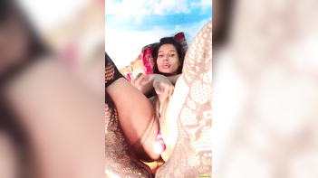 Experience the Thrill of Desi Sex: Famous Desi Couples Showcase Blowjob and Fucking in Part 1