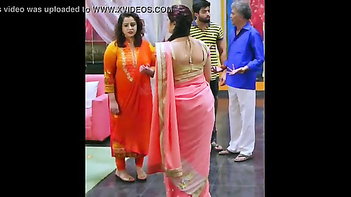 Watch Desi Serial Actress Flaunt Her Sexy Curves in Very Hot Ass Show!