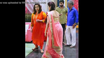 Watch Desi Serial Actress Flaunt Her Sexy Curves in Very Hot Ass Show!