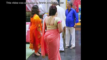 Watch Desi Serial Actress Flaunt Her Sexy Curves in Very Hot Ass Show!