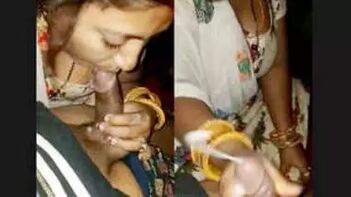 Experience the Thrill of Desi Sex: Bihari Bhabhi Giving Devar an Unforgettable Blowjob!