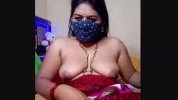 Geeta Bhabhi's Hot Boob Show and Pussy Fingering - Desi Sex Delights!