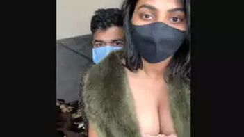 Experience Unforgettable Desi Sex with a Soul-Sucking Indian Cam Model!