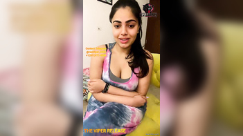 Desi Cutie Queen Maanvi Rubbing Her Pussy and Grabbing Her Ass Live: Tango With a Sexy Twist!