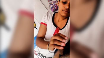 Desi Passion: Indian Cute Girl Enjoys Intimate Moment With Cousin Brother