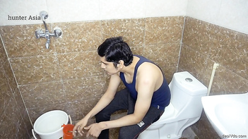 Desi Randi's Bathroom Adventure: A Wild Chudai Story