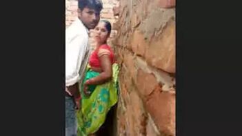 Uncovered Desi Bhabhi Outdoor Fucking - A Real Life Story!