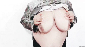 Amateur Desi Paki Wife Gives Mind-Blowing Blowjob and Gets Fucked Hard in Part 3