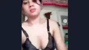 Experience the Thrill of Desi Sex: Watch Cute Paki Girl Steaping Nude On Video Call!
