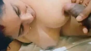 Married Desi Aunty Blows Her Boss For Promotion In Oyo - Shocking Sex Story