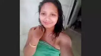 Desi Beauty Reveals Her Passion: Hot Girl Showing Her Love for Desi Sex