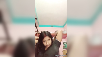 Desi Bhabhi With Sexy Huge Boobs Creates Steamy Video For Her Bhaiya!