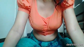 Desi College Girl Sonia Flaunts Her Sexy Assets Live On Cam!