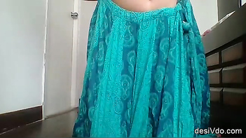 Desi College Girl Sonia Flaunts Her Sexy Assets Live On Cam!