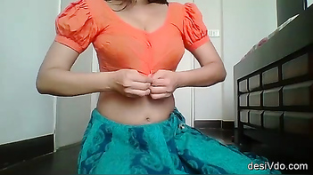 Desi College Girl Sonia Flaunts Her Sexy Assets Live On Cam!