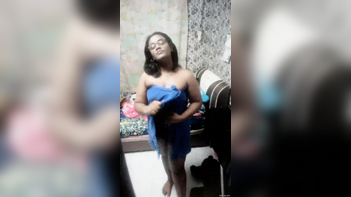 Stunning Tamil Girl Flaunts Her Curves: Desi Sex Appeal