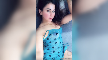 Desi Randi Meeti Kahler Recorded in Exciting Video by Fan