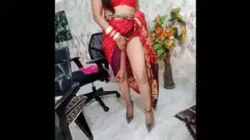 Kavya Bhabhi Showing Her Pussy Under Saree - Indian Porn Tube Video