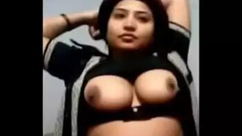Indian Aunty Showing Big Boobs On Cam - Indian Porn Tube Video