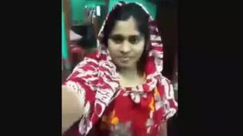 Desi Unsatisfied Married Bhabi Showing Her Big Ass And Pussy For Husband - Indian Porn Tube Video