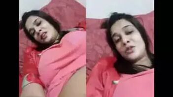 Watch Indian Hot and Sexy Babe in This Sizzling Desi Sex Vdo!