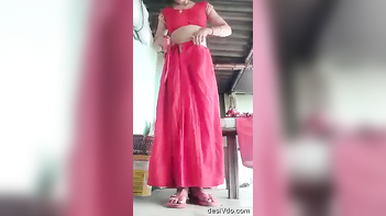 Delightful Desi Beauty: Boldly Exposing Her Hairy Armpits and Pussy While Wearing a Saree