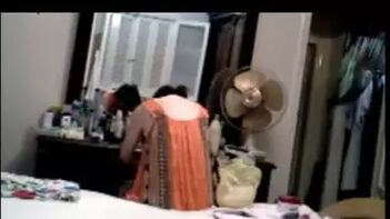Tamil Housewife Caught in Voyeuristic Scandal: Desi Sex Exposed!