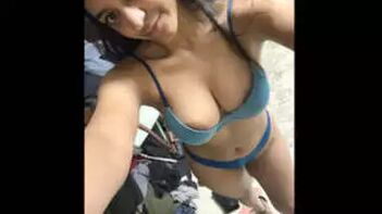 Watch 5 HD Videos of Hot Pakistani Babe's Collection Leaked - Part 1