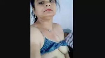 Sizzling Desi Bhabhi Nude Dancing Will Make You Horny!