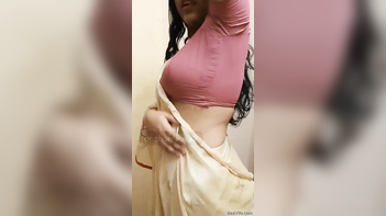 Unlock the Secrets of Desi Sex with 6 Videos from a Hot Indian Seller Babe - Part 1