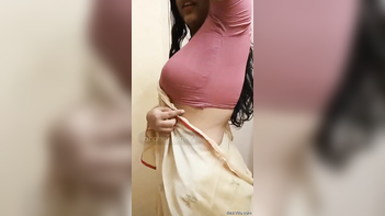 Unlock the Secrets of Desi Sex with 6 Videos from a Hot Indian Seller Babe - Part 1
