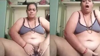 Mature Desi Aunty Fingering Her Pussy On Cam - Get Ready For Horny Action!