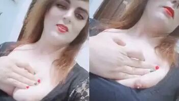 Sensational Desi Wife Flaunts Her Milky Breasts in Pakistan