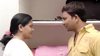 Unveiling the Sexy Side of Desi Mallu Aunty in 2017!