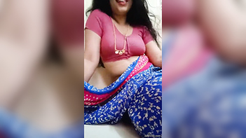 Unlock the Sensual Secrets of Desi Indian Seller Babe with 6 Sexy Videos - Part 6