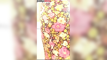 Sri Lankan Aunty Flaunts Sexy Outfit and Flaunts Her Pussy!