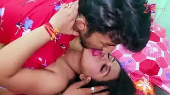 Watch Non-Stop Desi Kissing Compilation from India for a Sultry Night!