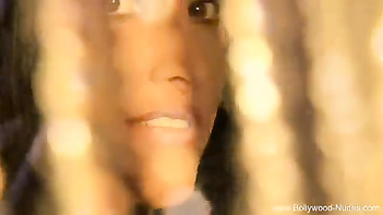 Desi Housewife Dancing: Unleash Your Inner Sexy!