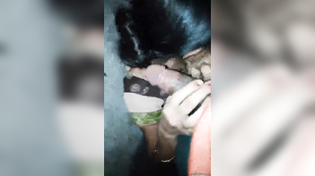Uncovering the Desi Bhabhi's Secret: Neighbour Desi Bhabhi Giving Mind-Blowing Blowjob!