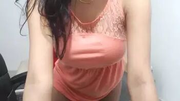 Experience the Sensuality of Desi Sex with a Live Hindi Webcam Model!