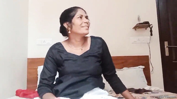 Experience Unforgettable Desi Sex with a Randi Blowjob and Fucking!