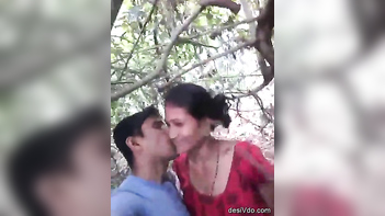 Experience Desi Sex Outdoors with Dewar Bhabhi!