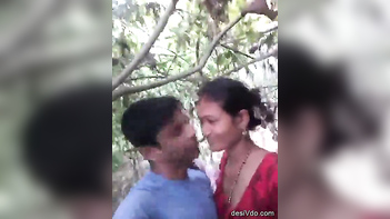 Experience Desi Sex Outdoors with Dewar Bhabhi!