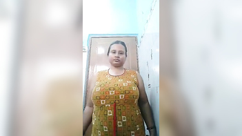 Bangla Housewife's Nude Selfie MMS: Desi Sex Goes Viral!