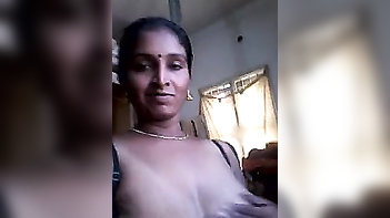 Sizzling South Indian Aunty Pleasuring Herself With a Veggie - Desi Sex Delight!