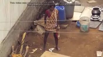 Discover the Unique Indian Art of Standing Peeing: Desi Sex Tips for Optimal Pleasure