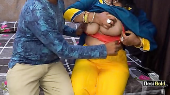 Horny Indian Aunty Paid for Hot Sex with Clear Hindi Audio