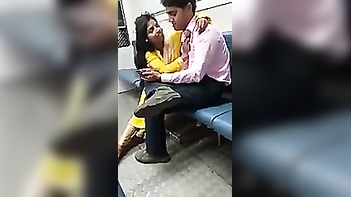 22 Desi Lovers Caught Making Out in Local Train: Shocking Video Goes Viral!