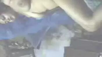 Desi Sex: Odisha Aunty Unleashing Her Naughty Side With Blouse Opening!