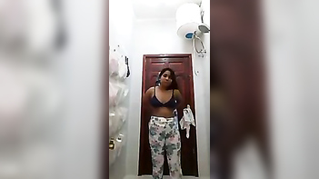 Chubby Andhra aunty self made shower clip dripped